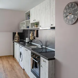 Gladstone Apartment